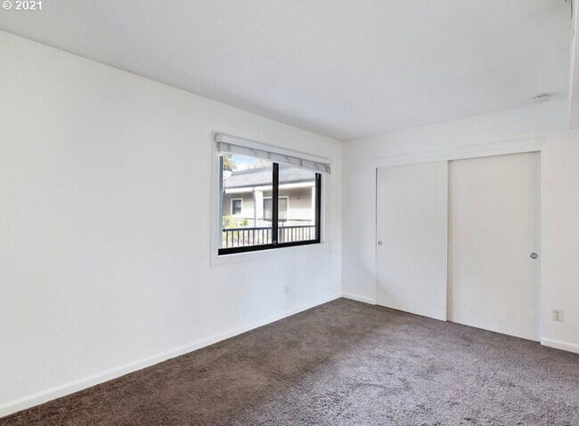 Building Photo - 6600 SE Division St