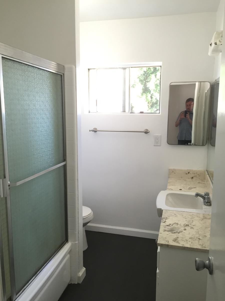 Building Photo - 13855 Burbank Blvd