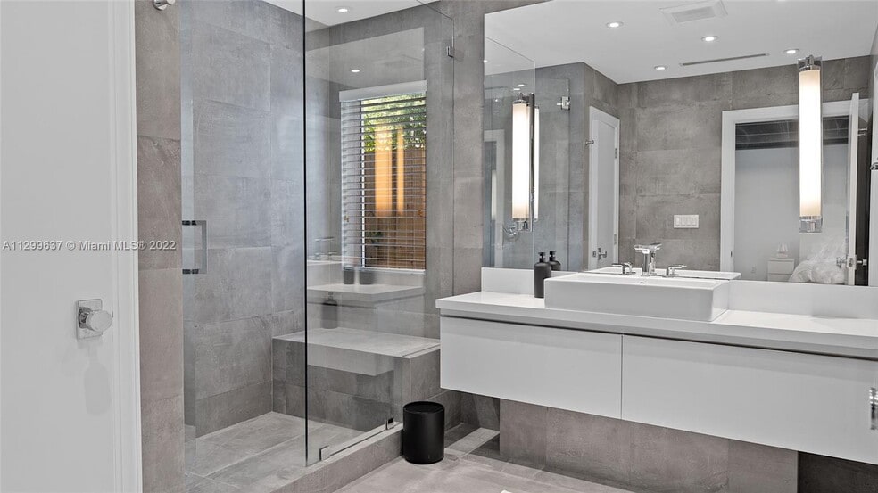 Building Photo - 1310 Flamingo Way