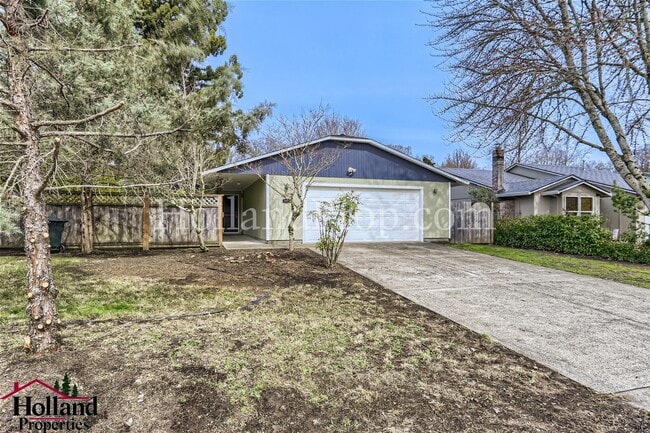 Building Photo - Gorgeous 3 Bedroom Home with SwimSpa Avail...