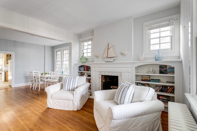 Building Photo - 302 Rucker Pl