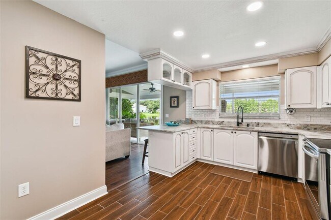 Building Photo - 17737 Esprit Dr