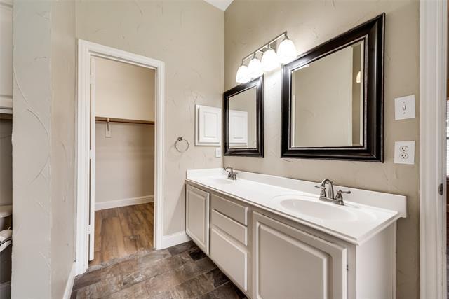 Building Photo - 1875 Oak Bend Dr