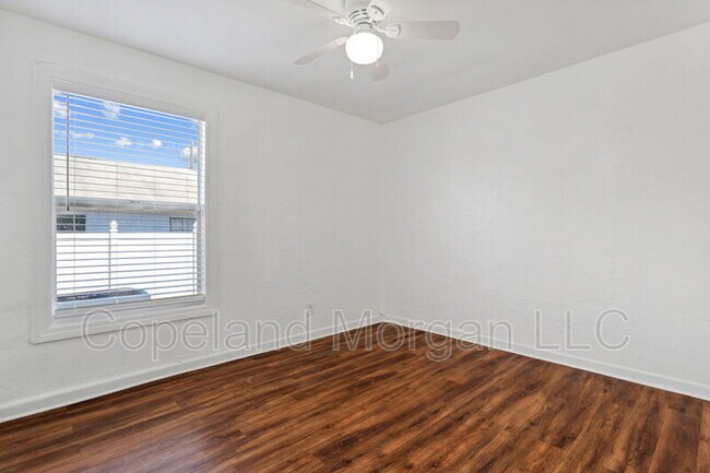Building Photo - 4636 Fairfield Ave S