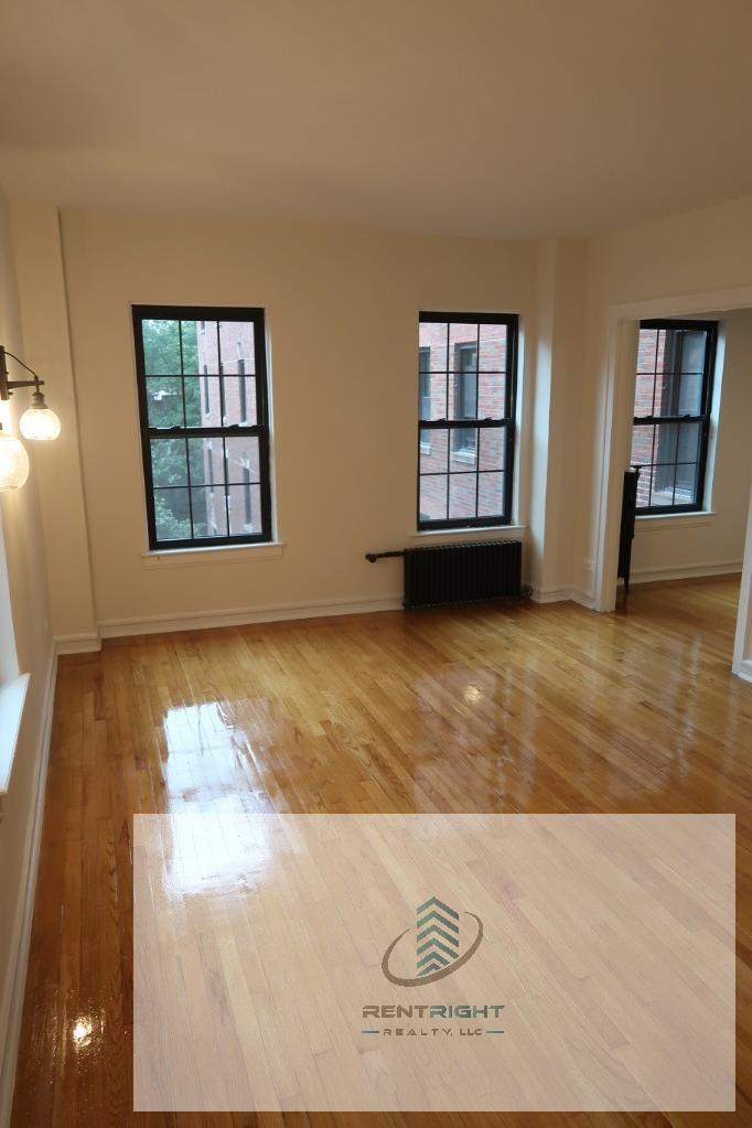 Building Photo - 426 W Briar Pl