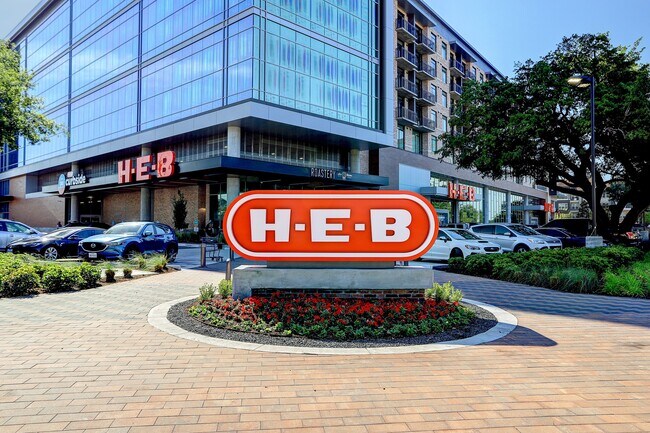 Building Photo - 622 Rutland St