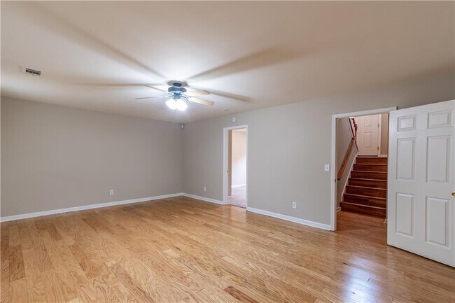 Building Photo - 705 Oxford Crest Ct NW