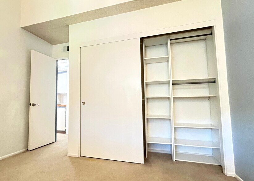 Building Photo - 26758 Claudette St