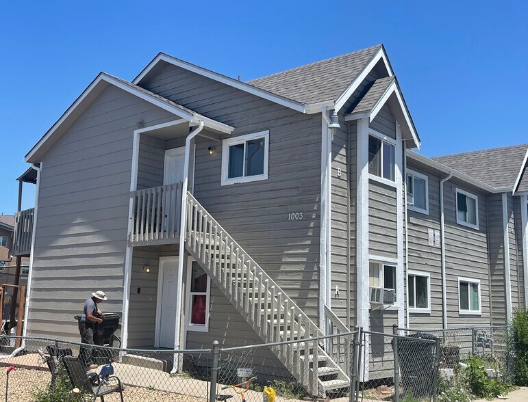 Building Photo - 1003 Mazatlan Cir