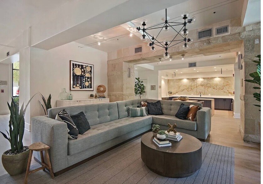 Building Photo - 24595 Town Center Dr