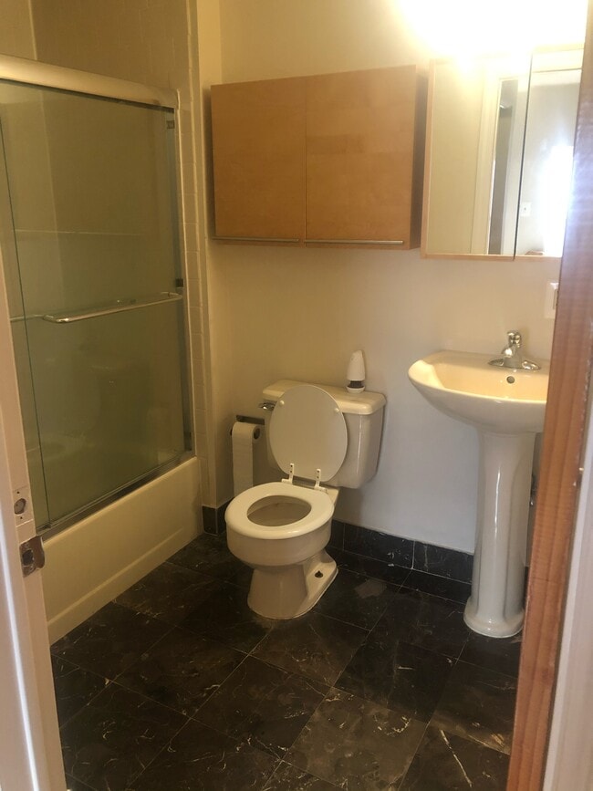 Building Photo - 32 W Montgomery St