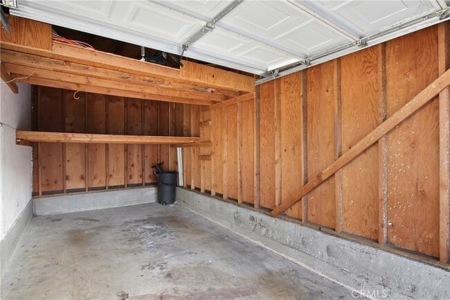 Building Photo - 8167 Vineyard Ave