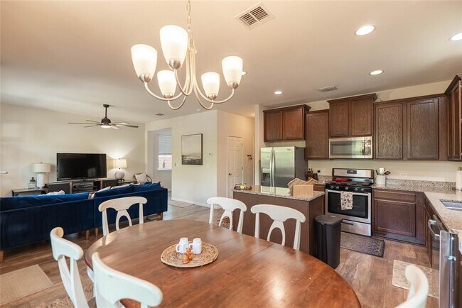 Building Photo - 415 Eagle Brook Ln