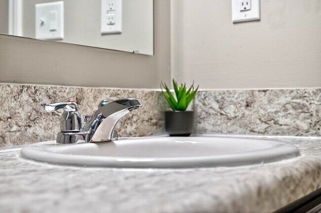 Building Photo - 2024 Shadow Creek Blvd