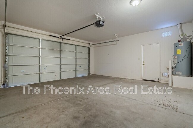 Building Photo - 43476 Caven Dr