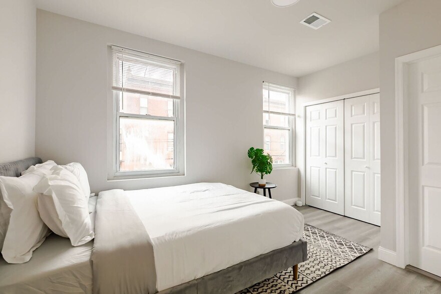 Building Photo - 1418 S 9th St