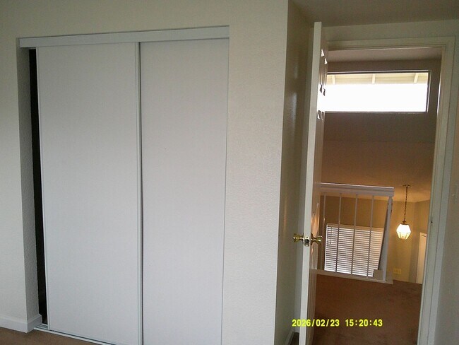 Building Photo - 4 bedroom in Dixon with spacious back yard