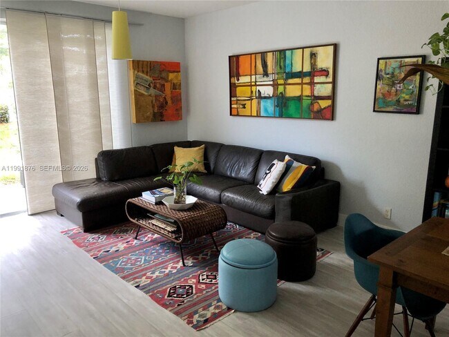 Building Photo - 2233 Ensenada Terrace