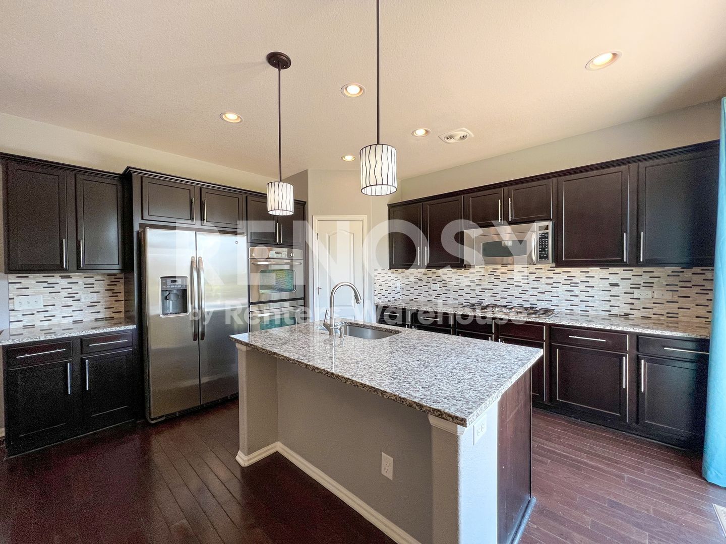 Building Photo - 25104 E Pinewood Pl