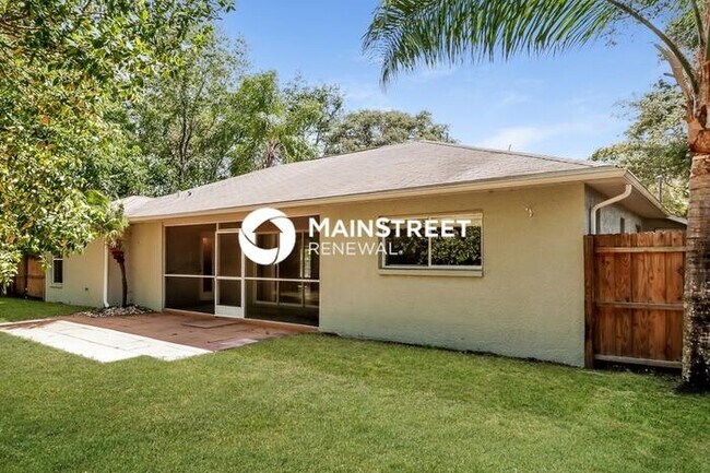 Building Photo - 4 Bedroom Pet-Friendly Home in SPRING HILL...