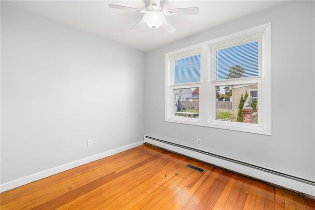 Building Photo - 1561 Cranston St