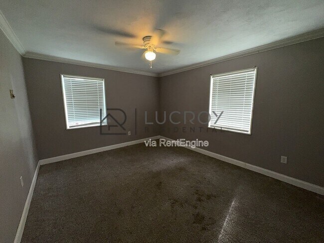 Building Photo - 3030 Oak Forest Dr