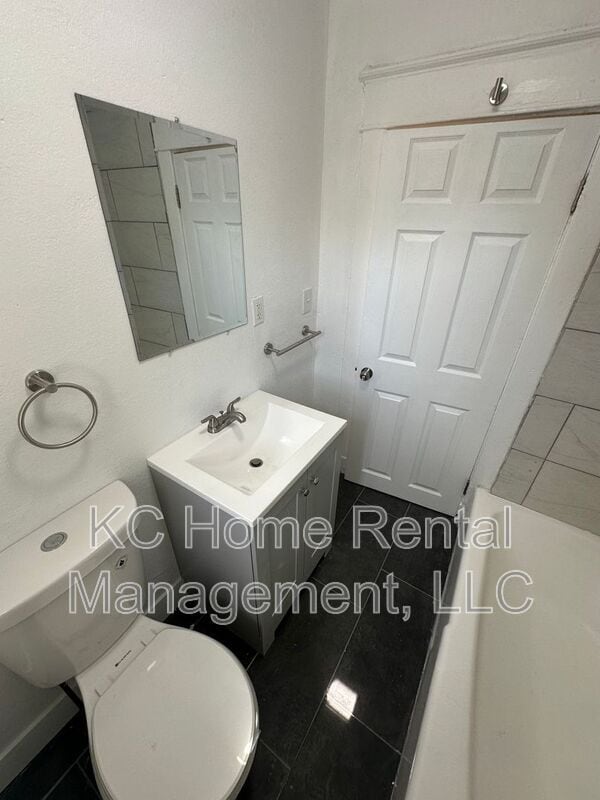 Building Photo - 2958 Lockridge Ave