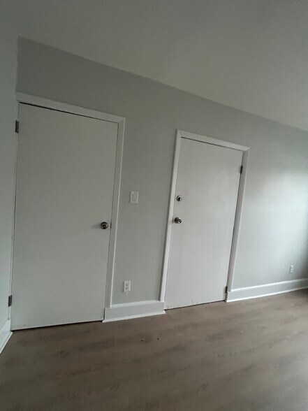 Building Photo - 243 Smith St