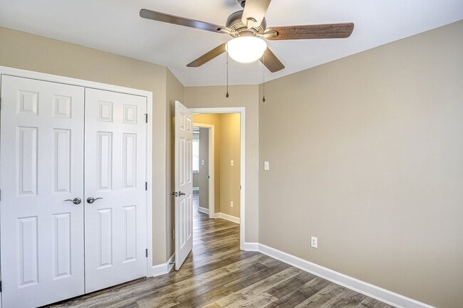 Building Photo - 3 Bedroom Home with Large Fenced in Yard, 2 Car Garage & Bonus Room!