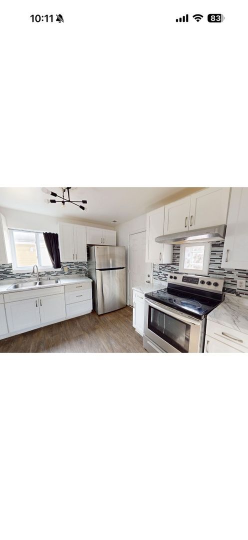 Building Photo - 718 Langley Ave