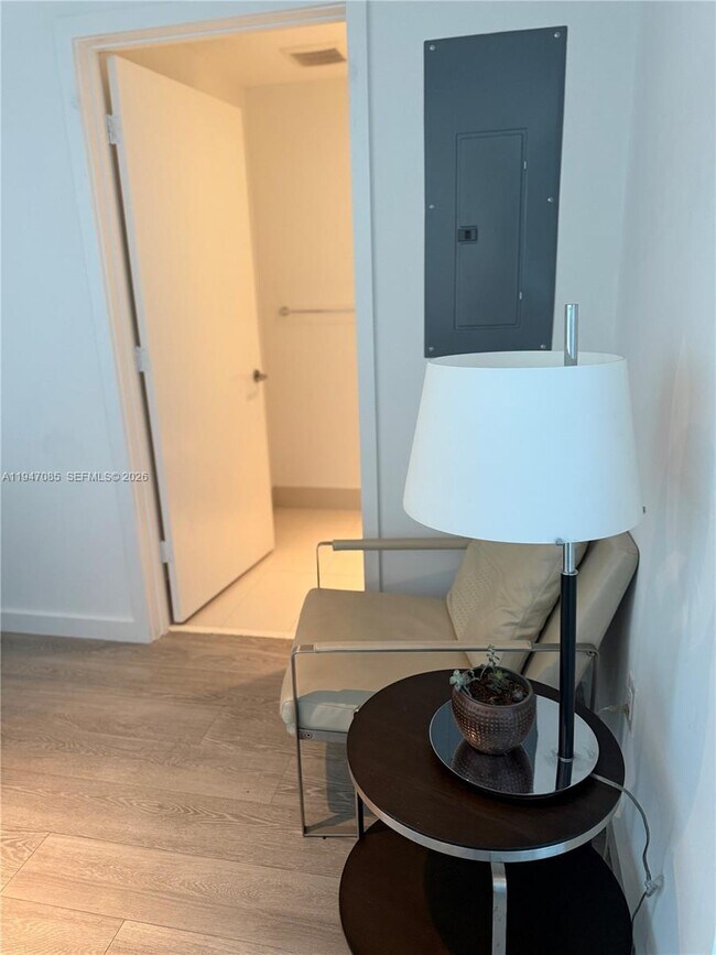 Building Photo - 501 NE 31st St