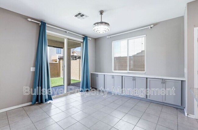 Building Photo - 304 N 78th Pl