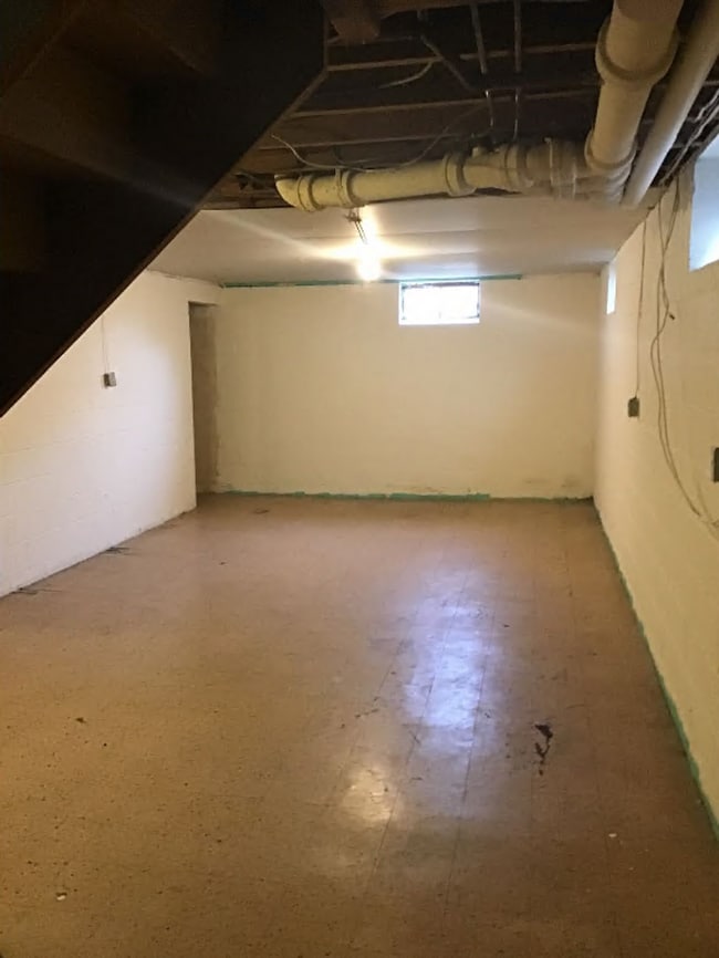 Building Photo - Well maintained 3bed/1.5 bath single famil...