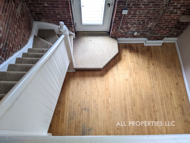Building Photo - 3233 Osage St