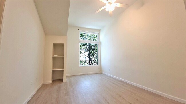 Building Photo - 624 Atherton Pl