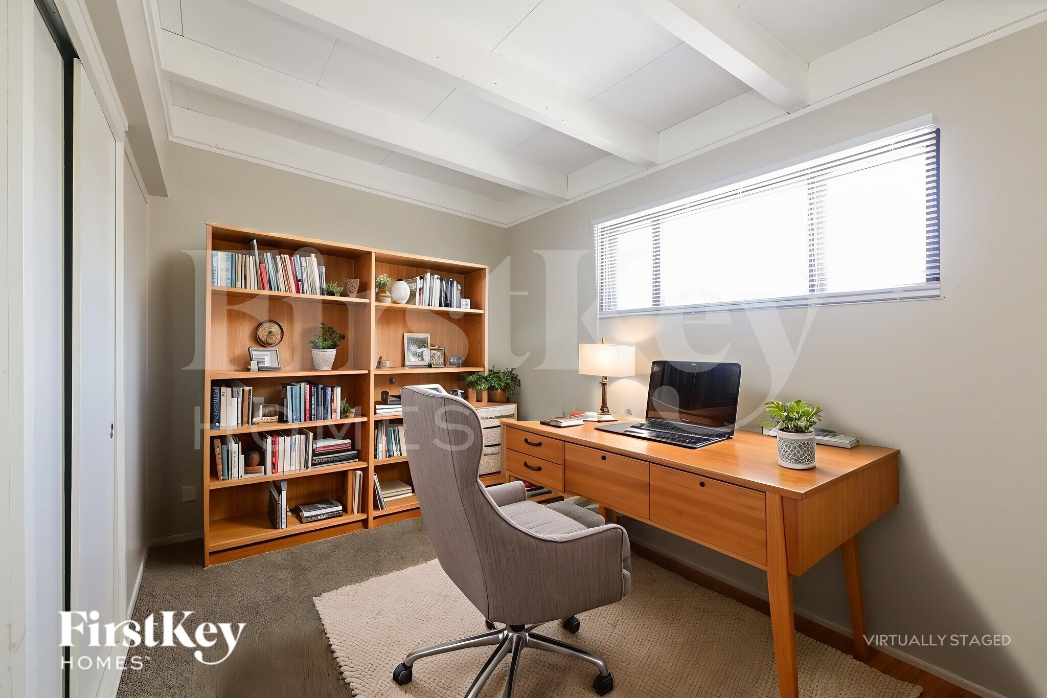 Building Photo - 333 S Mallard St