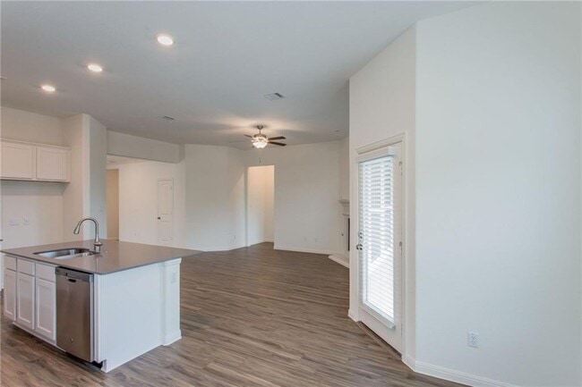 Building Photo - 312 Prato Pl