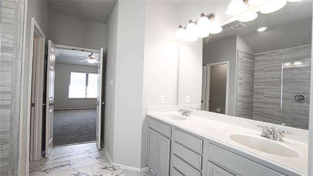 Building Photo - 2010 Diamondback