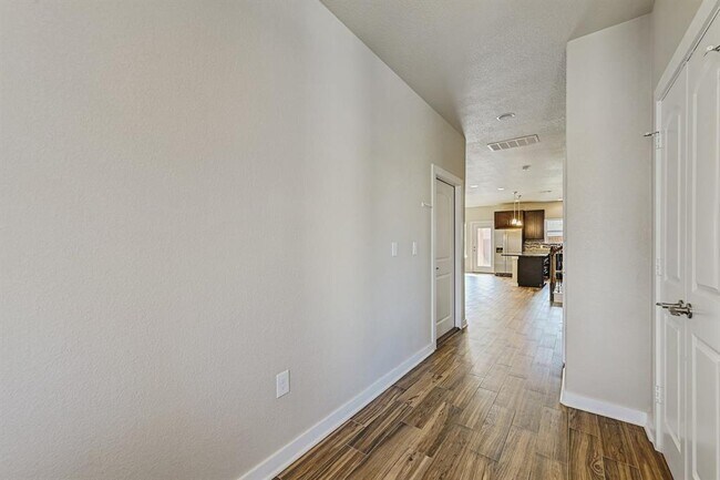 Building Photo - 3303 Elija St