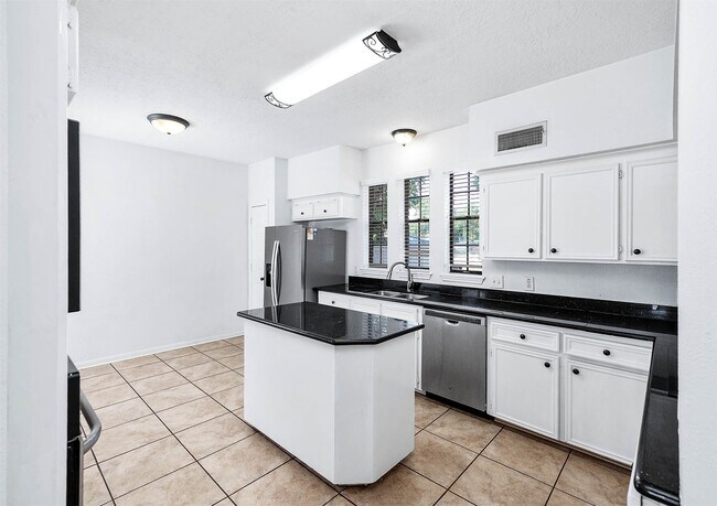 Building Photo - 11635 Snowmass Dr