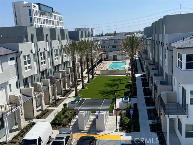 Building Photo - 1319 W Cara Dr