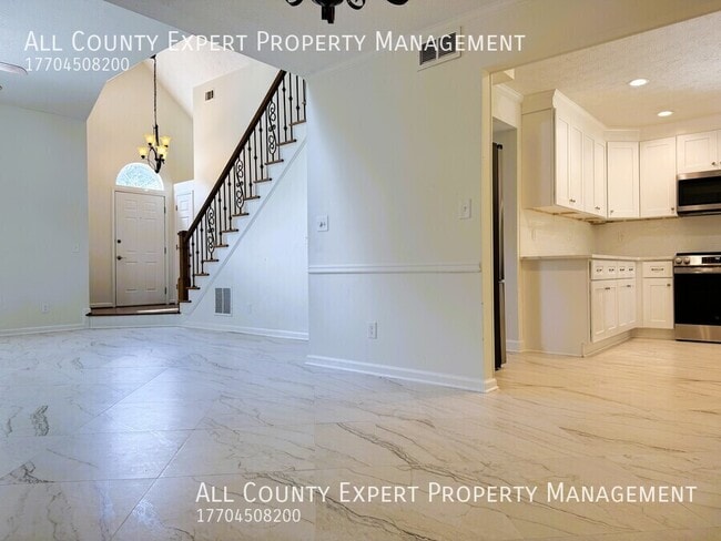 Building Photo - 2290 Honeycomb Ct