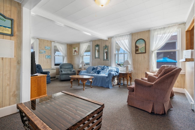 Building Photo - 4 Traynor St