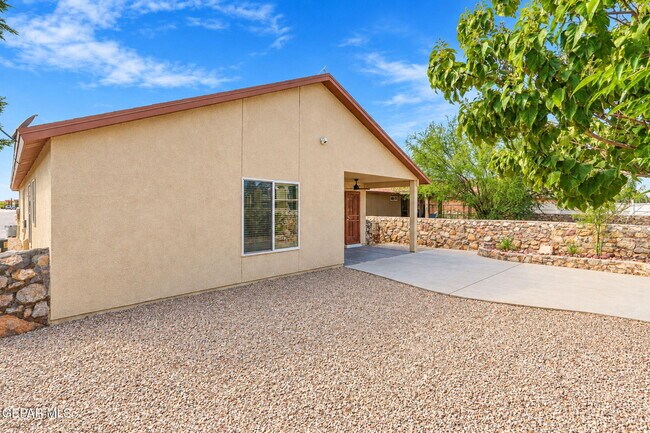 Building Photo - 2724 Granite Rock Pl