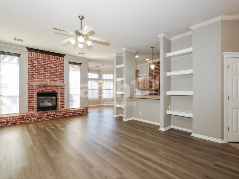 Building Photo - 17533 Zinc Dr