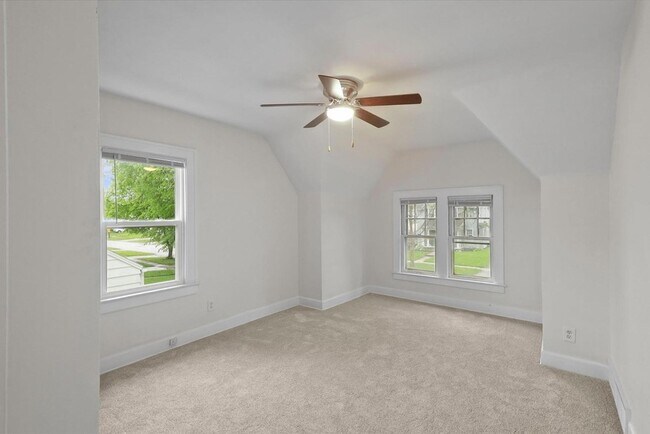 Building Photo - 446 W Capistrano Ave