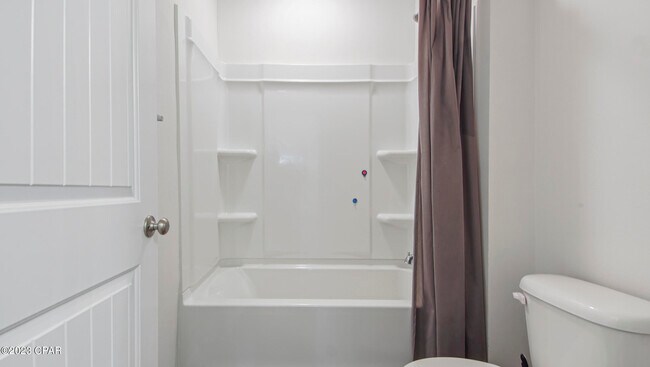 Building Photo - 310 Confidence Wy