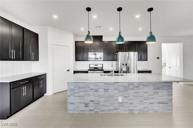 Building Photo - 945 Glenhaven Pl