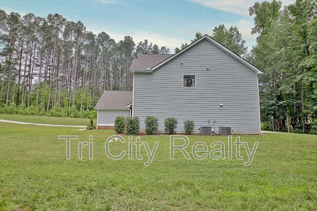 Building Photo - 6230 Gordon Rd
