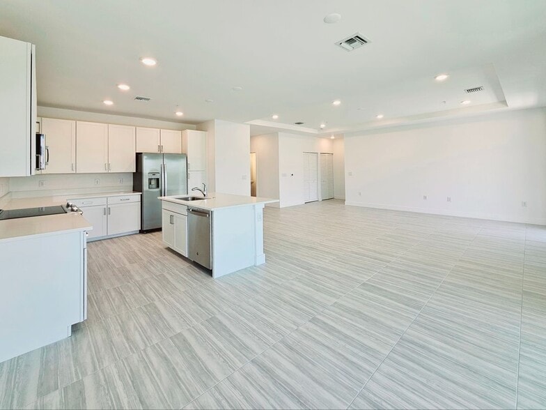 Building Photo - 26330 Coco Cay Cir
